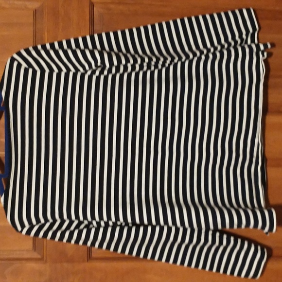 J. Crew woman's size SP cotton authentic top with embroidered daisies - Picture 8 of 10